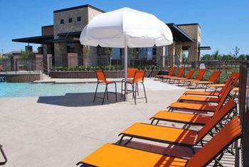 Pool side lounge